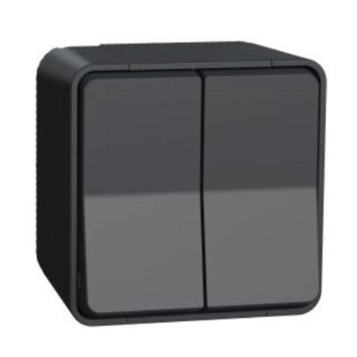  MUR35022 MUR35022 Mureva Styl - dvostruki naizmenični prekidač - nadgradni - sivi Montaža uređaja	
Nadgradno
Funkcija prekidača	
Dvostruki naizmenični
Izvršni organ	
Preklopni prekidač
Nazivna struja	
10 AX
Tip opterećenja	
Opterećenje za štedljive svetiljke sa balastom: 100 W
[ue] nazivni napon	
250 V AC
Uslovi upotrebe	
U zatvorenom/na otvorenom
Materijal	
SEBS
Mesing
ABS (akrilonitril-butadien-stiren)
Način pričvršćivanja	
Sa zavrtnjima bez matice
Kapacitet priključaka	
1.5...2.5 mm² za kruti kabl(ovi)
1.5...2.5 mm² za višežični kabl(ovi)
1.5...2.5 mm² za fleksibilni kabl(ovi)
Dužina ogoljenog dela žice	
13 mm
kablovski uvod	
Jednostavan pristup ventilu 6…20 mm 