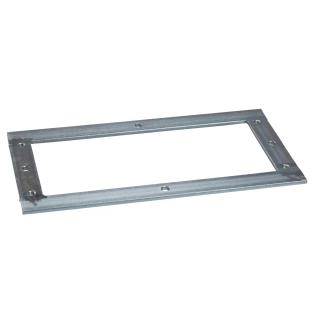  NSYMFPLAZ124 NSYMFPLAZ124 Metalni ram za montažu na pod za PLAZ ili PLAZT Š1250xD420mm Tip proizvoda ili komponente	
Ram za fiksiranje na pod
Primena uređaja	
Više namena
Za ormane nazivnih dimenzija	
W: 1250 mm D: 420 mm
Lokacija za montiranje	
Na podu
Kompatibilnost grupe proizvoda	
Thalassa PLA
Sastav uređaja	
fixing elements
4 stopice
1 montažni ram za pod
Dopunske informacije
Materijal	
Steel
Završna obrada	
Obloženo cinkom
Način fiksiranja	
Pričvršćivanje zavrtnjem - na ormanu lokacija
Sa odstojnicima za fiksiranje za pod - na podu lokacija
Visina	
8 mm
Širina	
1230 mm
Dubina	
360 mm 