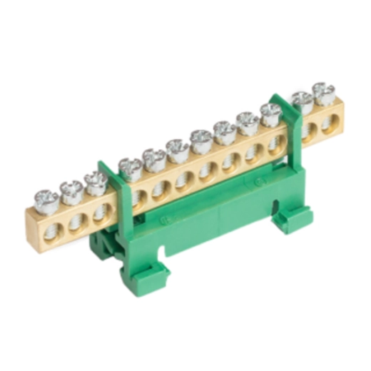  MAD0012G21 MAD0012G21 Stezaljka zelena za provodnik uzemljenja 12 otvora 1,5-16mm2 Cu, Al 230/400V 63A Stezaljke za nulu i zemlju NPE (mostovi) mogu biti montirani
na DIN šinu poprečno i na metalnu traku 2 x 10 mm uzdužno,
ili uz pomoć zavrtnja na ravnu površinu. Mehanizam nosača za
DIN šinu je napravljen od visoko termalno i mehanički otpornog,
samogasivog materijala. Ove stezaljke imaju IP00 stepen žaštite i
namenjeni su za unutrašnju upotrebu. Nude se u četiri boje.
