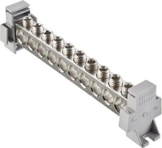  MAB8050A10 MAB8050A10 šina za izjednačavanje potencijala PQ70 Šina za izjednačavanje potencijala se koristi kada
povezujemo ili sastavljamo kablove za izjednačavanje
potencijala. Telo i zavrtanj za zatezanje šine su
napravljeni od aluminijuma presvučenog kalajem.
Podloške za šinu su napravljene od samogasivog
poliamida. Šine se montiraju zavrtnjima