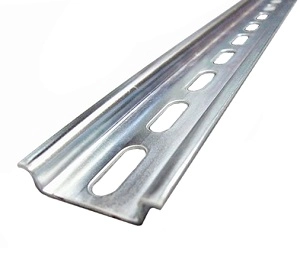  MMD7520B29 MMD7520B29 TS 35 Čelična perforirana DIN šina 35x7,5 slot 5,2x25mm DIN šine su standardizovane i sertifikovane po EN 60715-2003-03.
Koriste se za montiranje komponenti i uređaja (stezaljki, osigurača,
kontaktora itd.), i dostupne su u različitim verzijama: dubine
7,5 mm ili 15 mm, pune ili perforirane sa otvorima različitih
prečnika i dužina. Standardna dužina šine je 2000 mm. Unifikovane
manje dužine su dostupne po zahtevu. Kao dodatak ovim dužinama
mogu biti isporučene u bilo kojoj dužini do 2000 mm ako je
porudžbina veća od 100 komada. Pored ponuđenih 