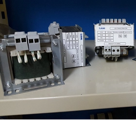 R5399 R5399 Transformator 230 V/12 V AC 160 VA Mrežni transformator 230V/12V 160VA
Proizvodjač: LEM
Tip proizvoda: Mrežni transformator
Napon primara: 230V
Napon sekundara: 12V
Struja sekundara za dugotrajni rad: 13.6A
Izlazna snaga transformatora: 160VA
IP stepen zaštite: IP 00
Tip jezgra: EI jezgro
Način montiranja: Metalni ram - nosač
Temperaturna klasa: Class B (130º C) 