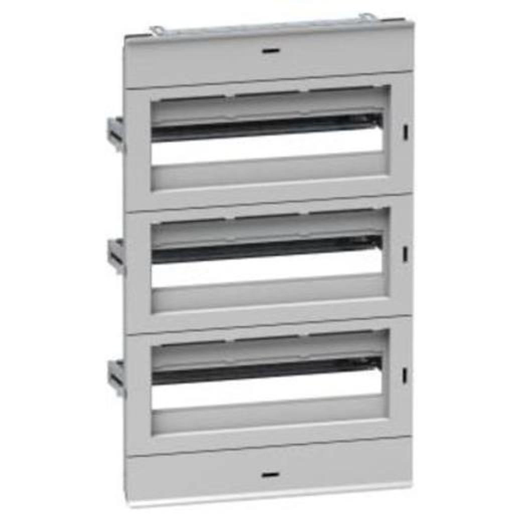  NSYDLA48PG NSYDLA48PG Modularna distributivna šasija 48 modula za NSYPLM64,NSYS3D64,NSYCRN64,NSYS3X64 Tip proizvoda ili komponente	
Šasija
Kratko ime uređaja	
DLA
For enclosure nominal dimensions	
-
Lokacija za montiranje	
Prednja strana ormana
Kompatibilnost grupe proizvoda	
Spacial S3D
Spacial CRN
Spacial S3X
Thalassa PLM
Sastav uređaja	
1 konstrukcija šasije
2 završni poklopac
1 sabirnica nule/uzemljenja 2 x 16 mm² 5 x 6 mm²
3 prednji paneli sa 35 mm DIN šinom
Količina po setu	
Set od 1
Dopunske informacije
Materijal	
Prednji panel: samogasiva izolacija
Konstrukcija šasije i šine: čelik
Boja	
Prednji panel: siva (RAL 7035)
Način fiksiranja	
Sa elementom za fiksiranje - napred sa nosačima lokacija
Podešavanje	
U visinu od 40 do 85 mm za DIN šinu
Broj horizontalnih redova	
3
Ukupan broj 18 mm modula	
48
Tip prednje ploče	
Puna i ploče sa otvorima
Broj otvora	
3 izreza
Visina	
580 mm
Širina	
360 mm
